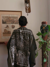 Load image into Gallery viewer, Animal Print Kimono