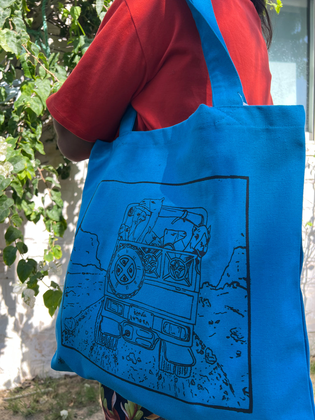 Camel in Jeep Tote bag