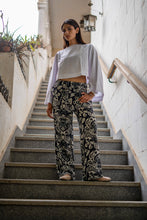 Load image into Gallery viewer, Monochrome Print Drawstring Pants