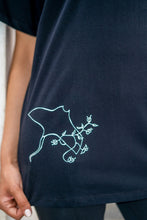Load image into Gallery viewer, Ray and Shell Print Tee